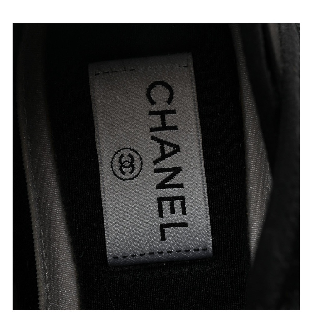 CHANEL Women's Sleek Black Sneakers - Picture 9 of 9